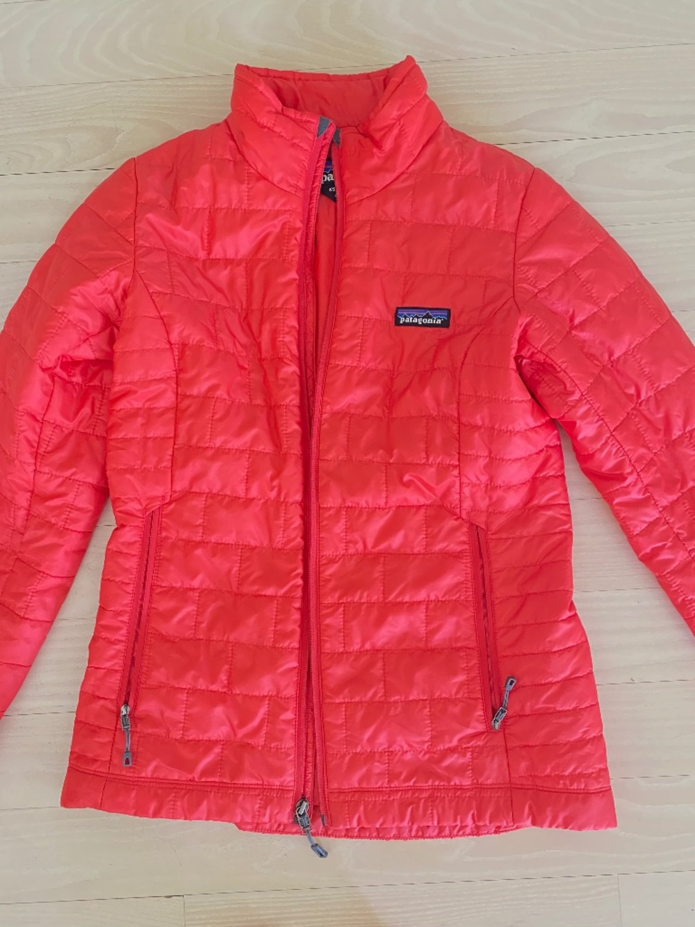 Patagonia Women’s XS Nanopuff Jacket in Tomato